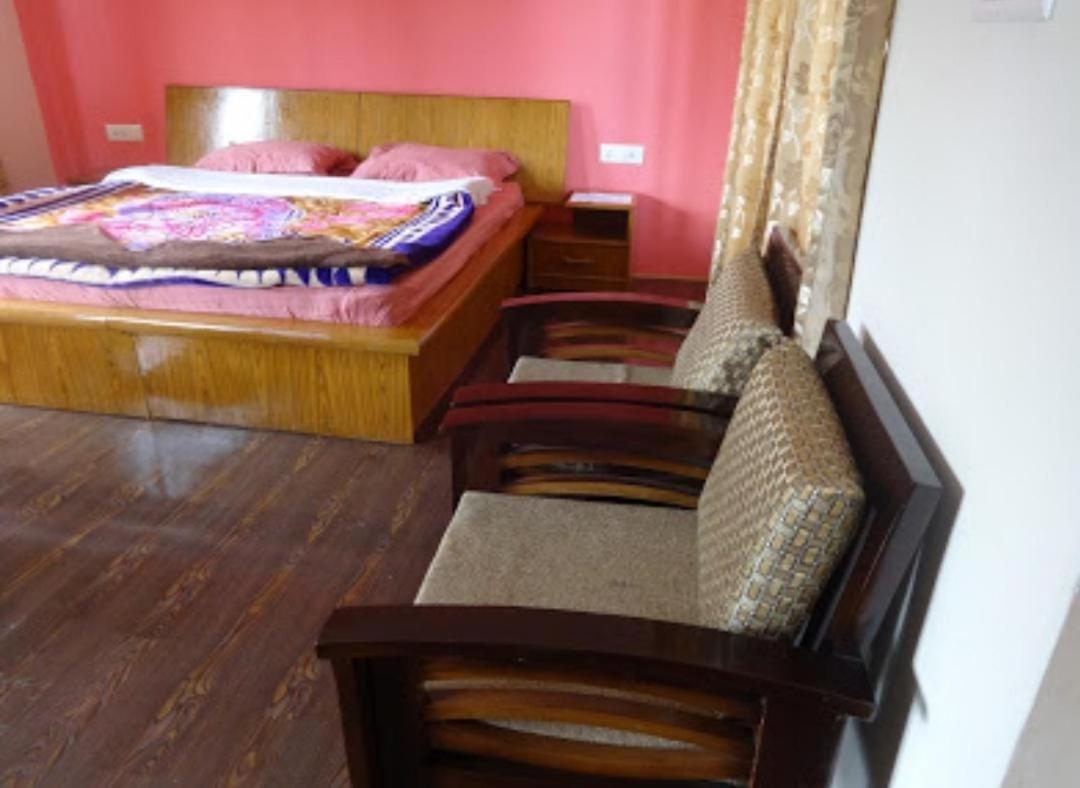 Mentokling Guest House And Garden Restaurant เลห์ ภายนอก รูปภาพ