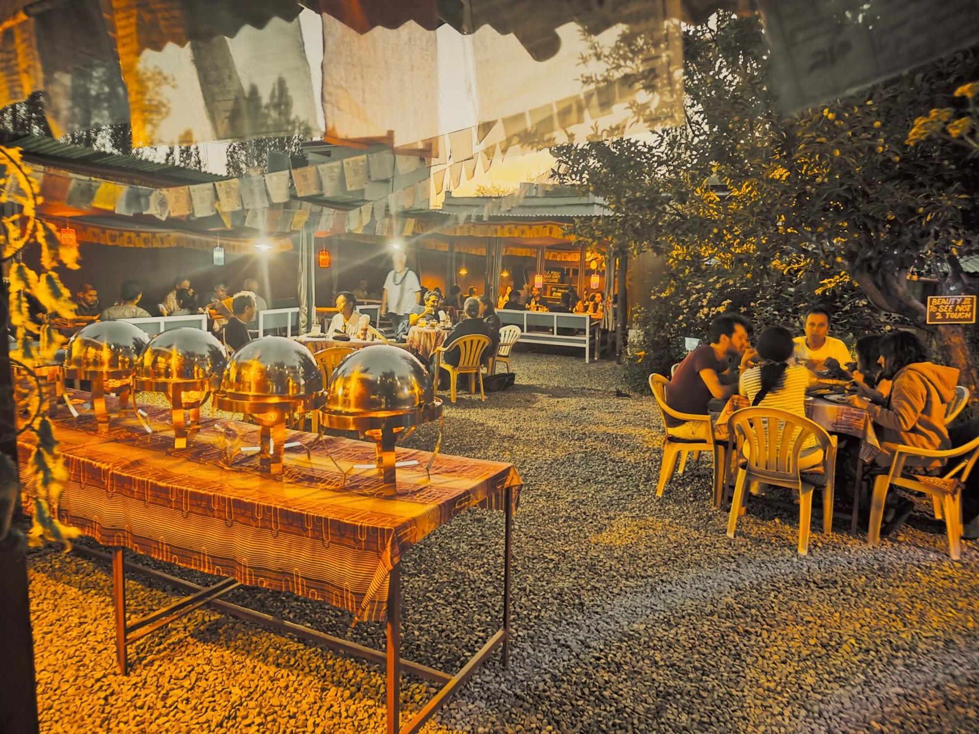 Mentokling Guest House And Garden Restaurant เลห์ ภายนอก รูปภาพ